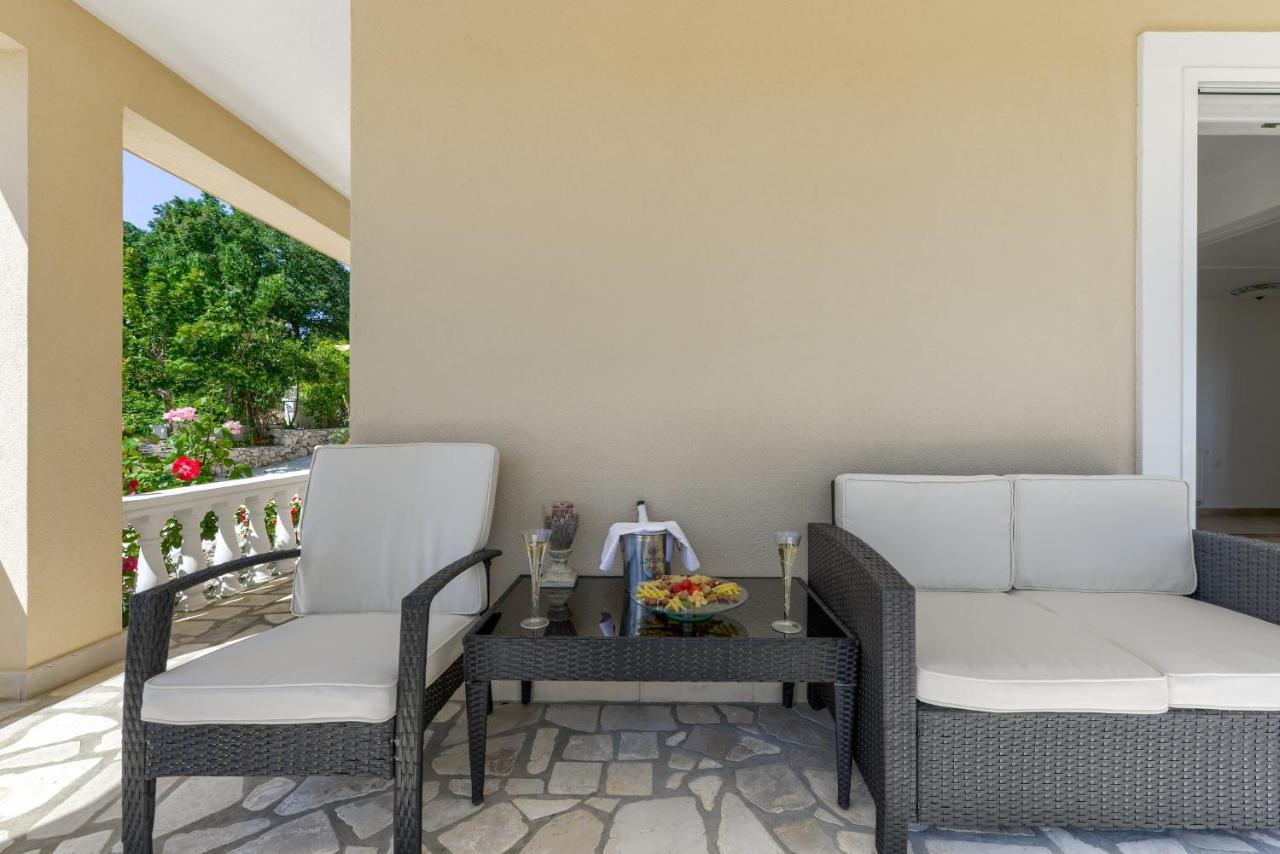 Haus Lilli Mit Pool Apartment Razanac Exterior photo