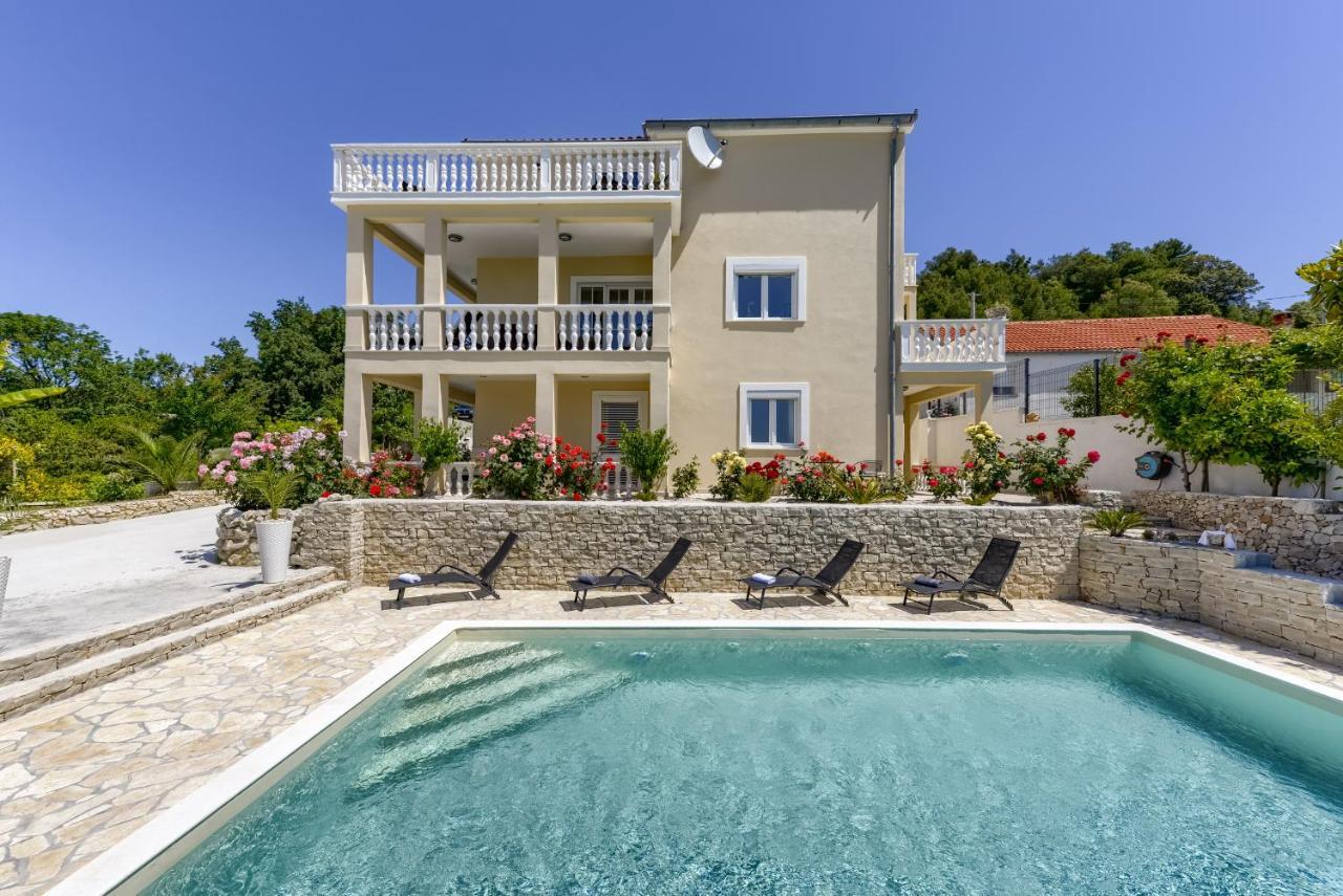 Haus Lilli Mit Pool Apartment Razanac Exterior photo